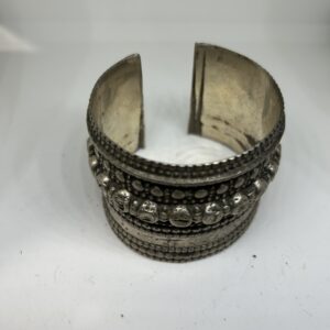 Bracelet with raised silver circle design